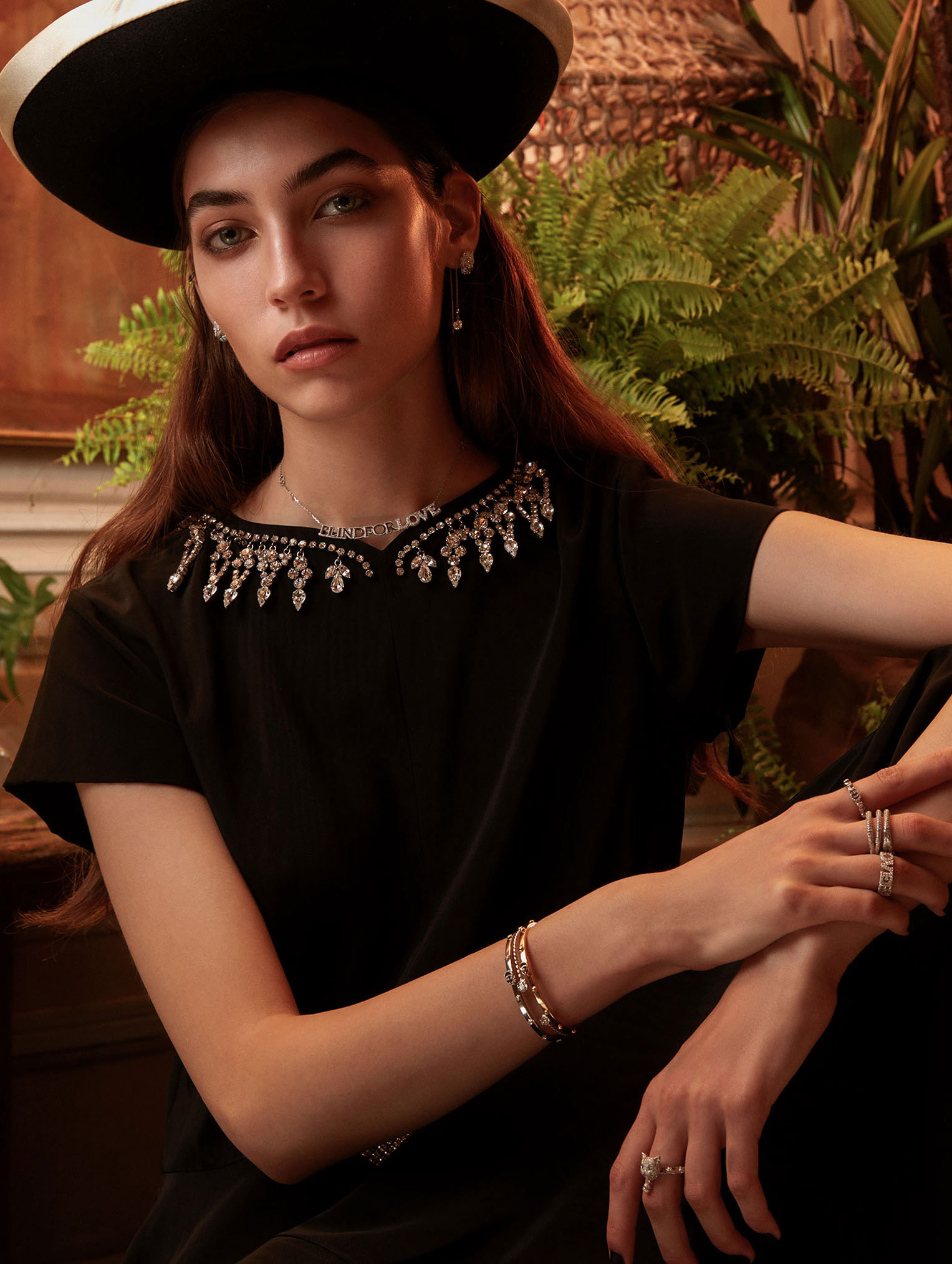 Gucci 2019/2020 by Sandrine and Michael Елена Карьере в модной одежде Gucci, коллекция осень-зима 2019/20 / фото 05