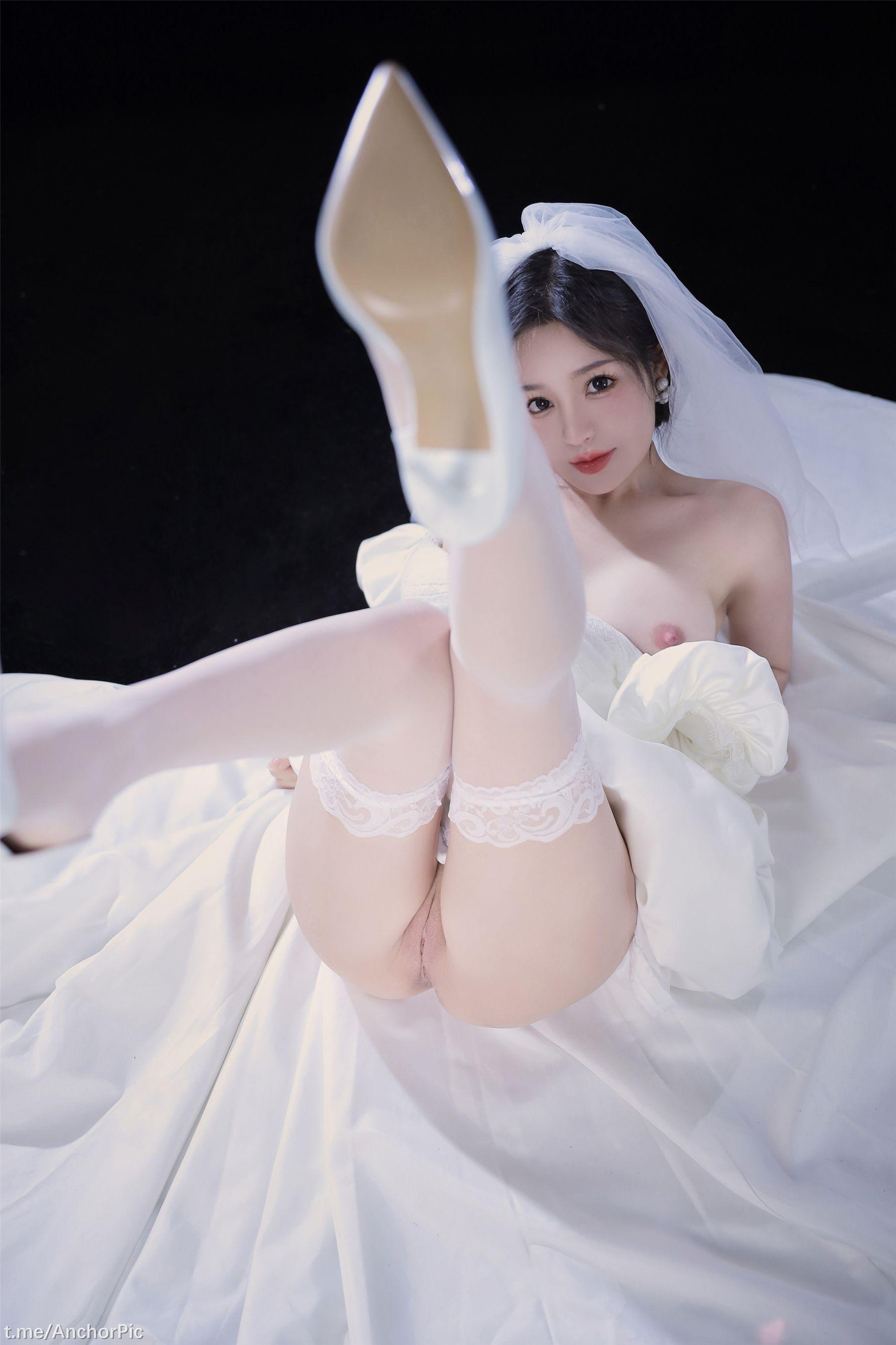 国模套图 桃暖酱《婚纱》(28)