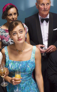 Ella Purnell DqR2gqJu_o