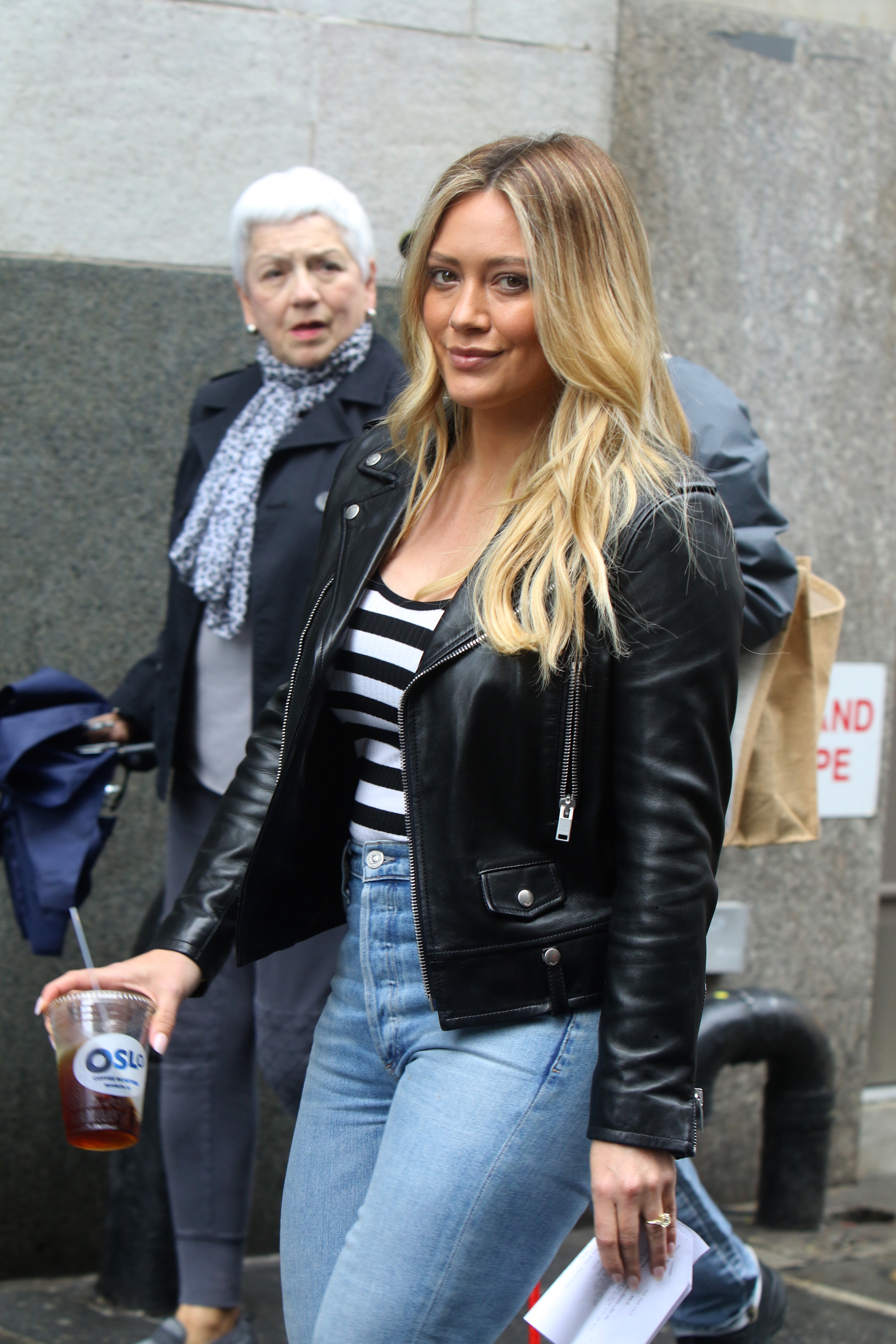Hilary Duff  on the set of Younger in NYC 10 05 2022 