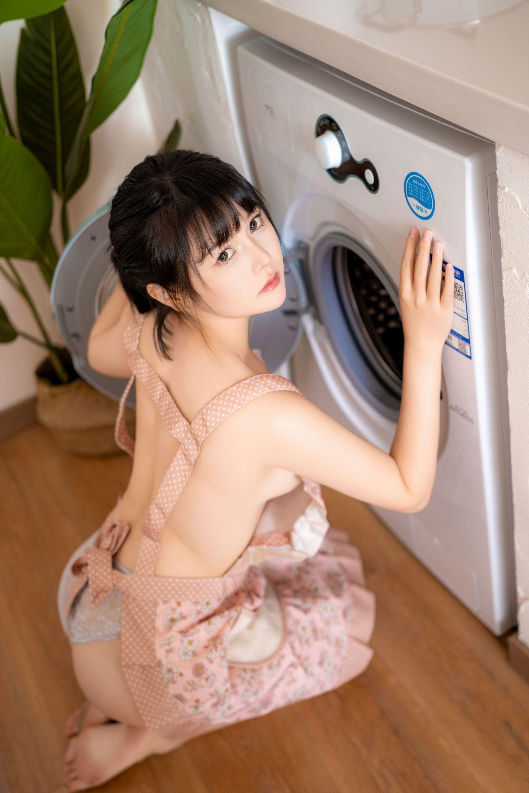 国模套图 七月喵子《蛋糕厨娘》(51)