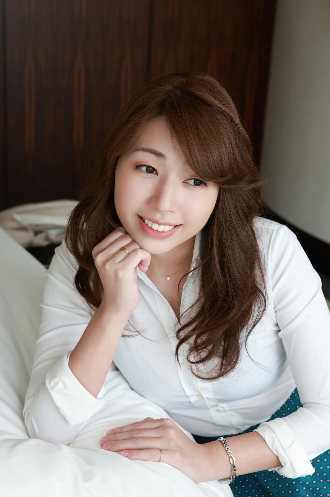Kayo Sugimoto 杉本佳代, 週刊現代デジタル写真集 『衝撃の完全ヌード』 Set.01(6)