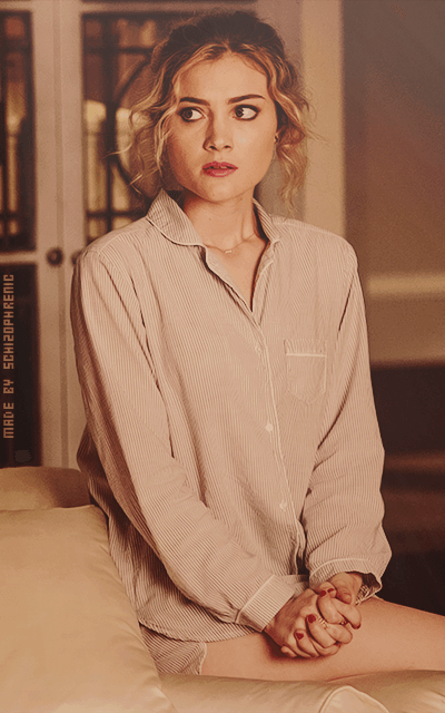 Skyler Samuels XbyC5RFq_o