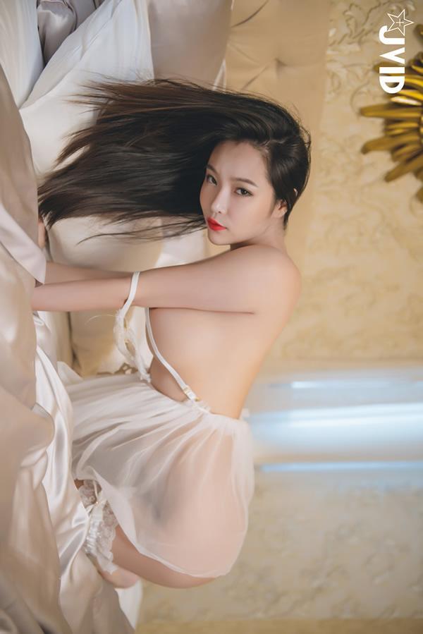 JVID写真Jenny之F级巨乳上空无遮无圣光套图2(6)