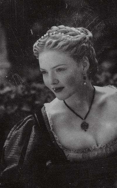 Holliday Grainger ZqVrDwBg_o