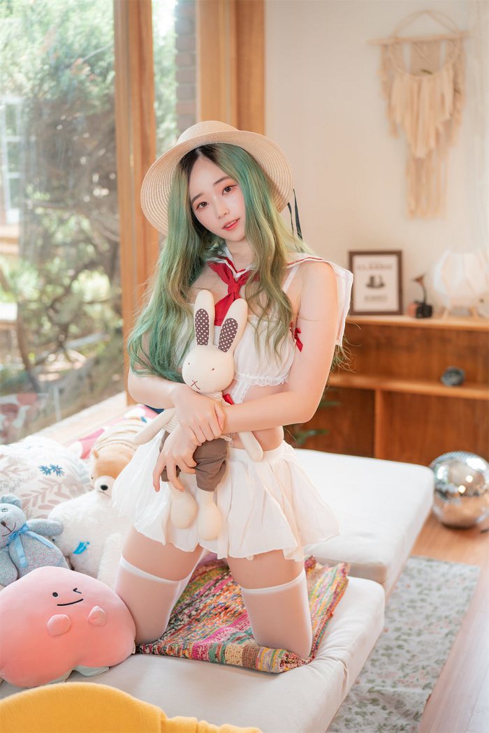 bambi jesuis 红领巾水手服写真