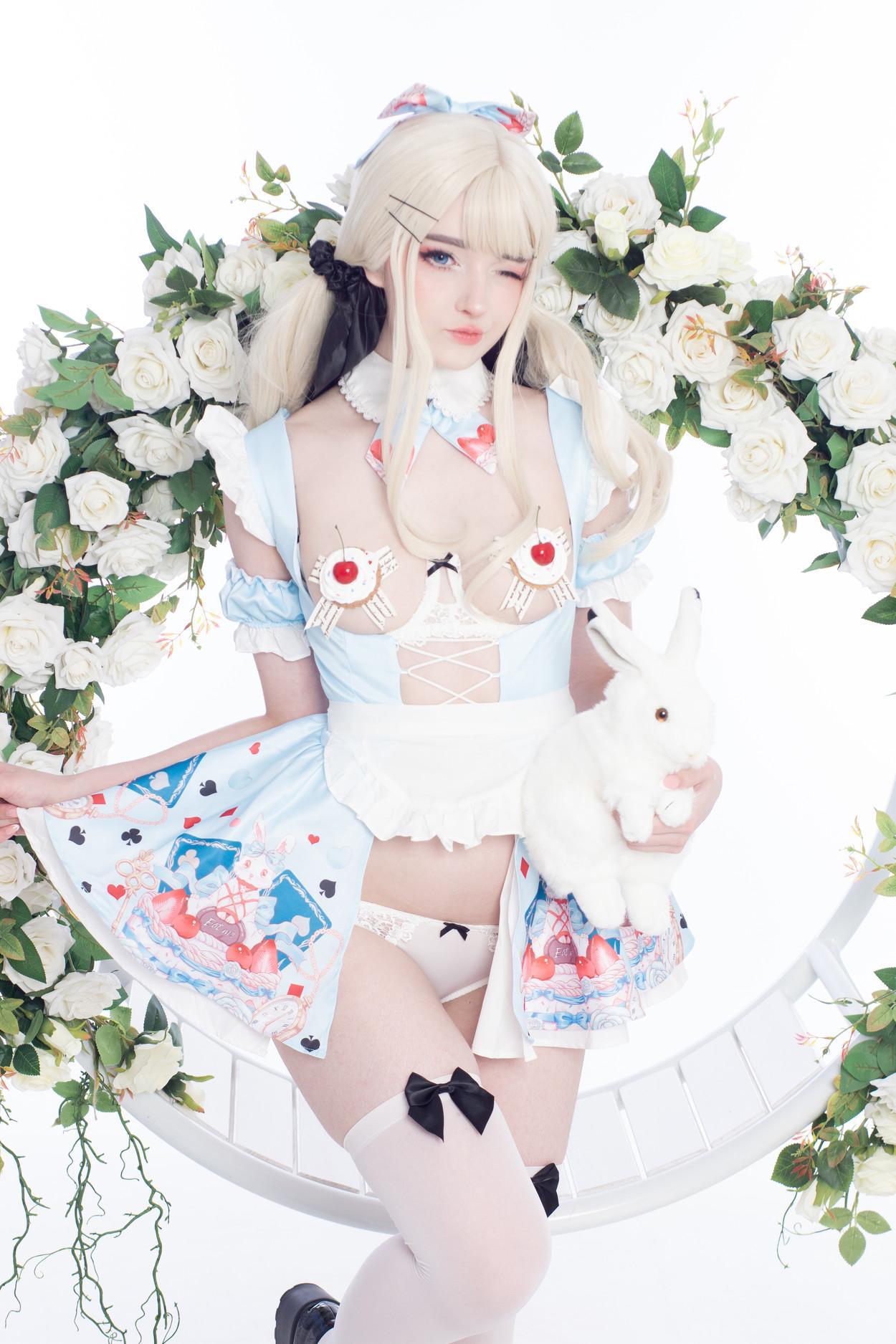 Cosplay Candy_Ball Alice in Easterland(6)