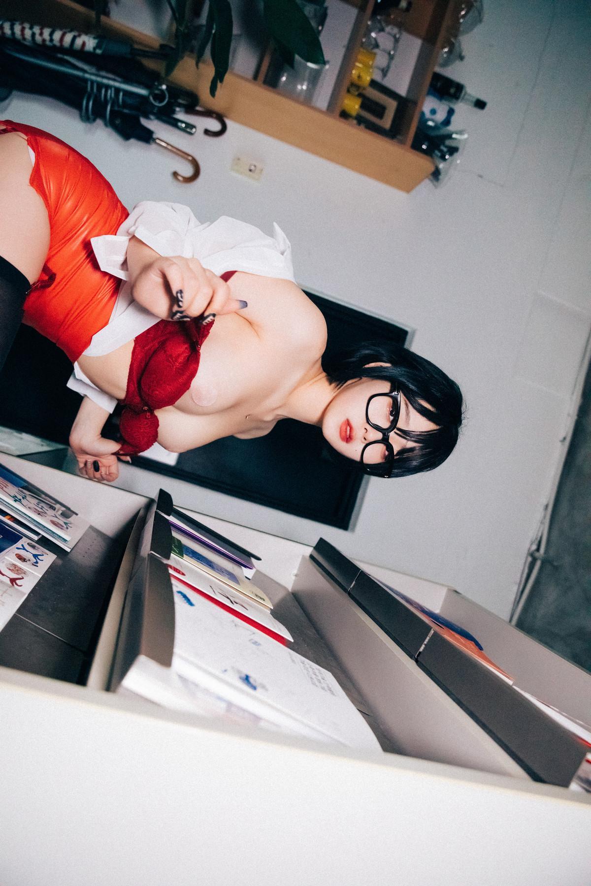 ZIA.Kwon 권지아, Loozy ‘Office Slave’ Set.04(10)