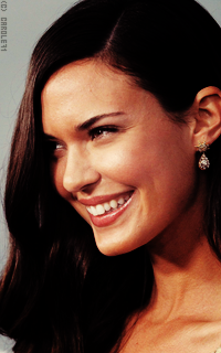Odette Annable  D8aFFWAW_o