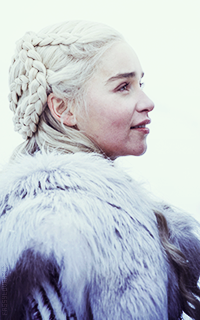 Emilia Clarke Mo0jlPfq_o