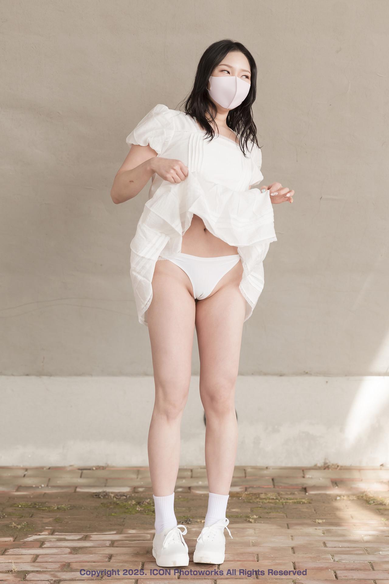 CHAEI 채이, ICON Photobook “Exhibitionism and Desire” Set.01(5)