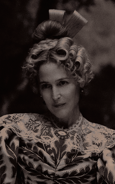 Gillian Anderson CuZqvXse_o