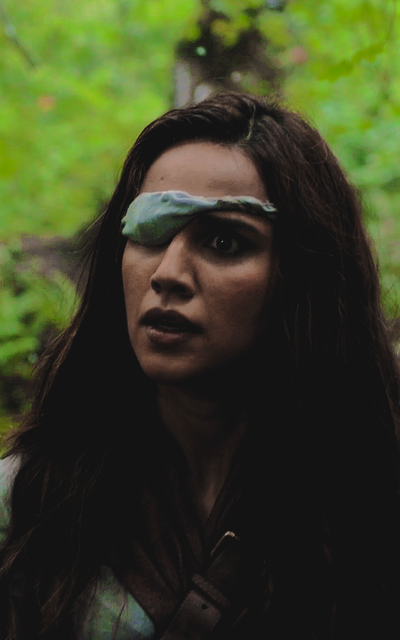 Summer Bishil DsiUPy6A_o