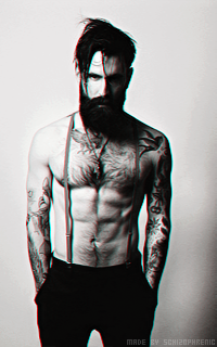 Ricki Hall Tkod3VC8_o