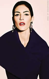 Hilary Rhoda C7lsLKbr_o