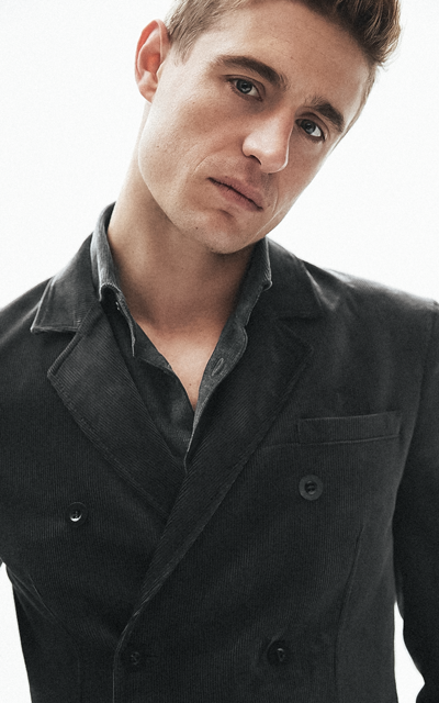 Max Irons JdENtfu5_o