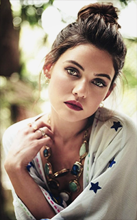 Danielle Campbell Bvsg3mH8_o