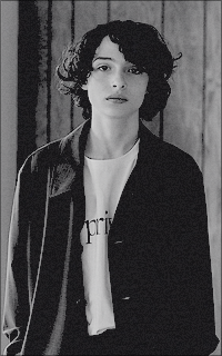 Finn Wolfhard SGlSgcq5_o