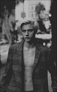 Lucky Blue Smith VjDMGJlc_o