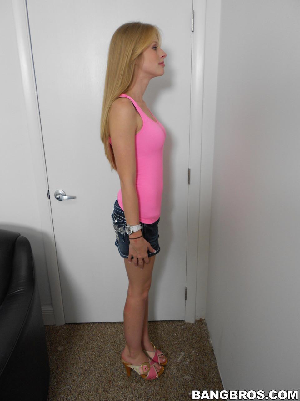 Blonde amateur Avril Hall shows her petite nude body at her first casting(3)