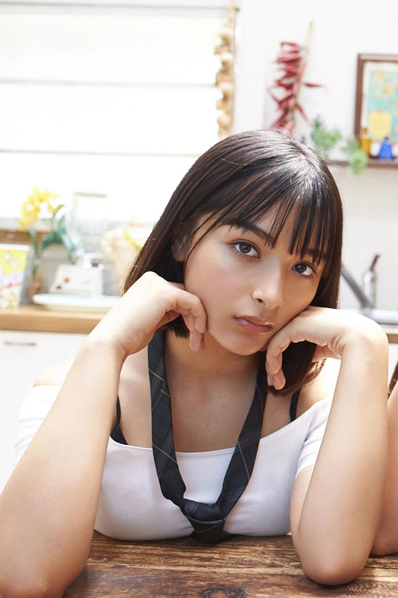 Erika エリカ, Marina マリナ, ヤンマガデジタル写真 「Eri－Mari エリマリ姉妹」 Set.01(11)