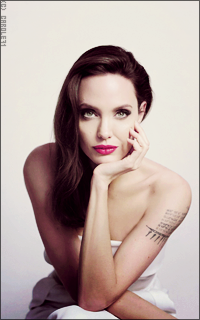 Angelina Jolie KdcH5RGq_o