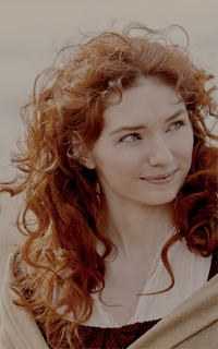 Eleanor Tomlinson NqpwLy8w_o