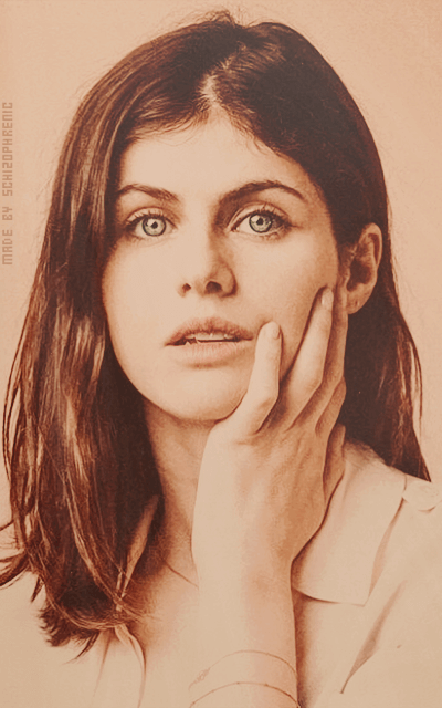 Alexandra Daddario M9IM1v9f_o