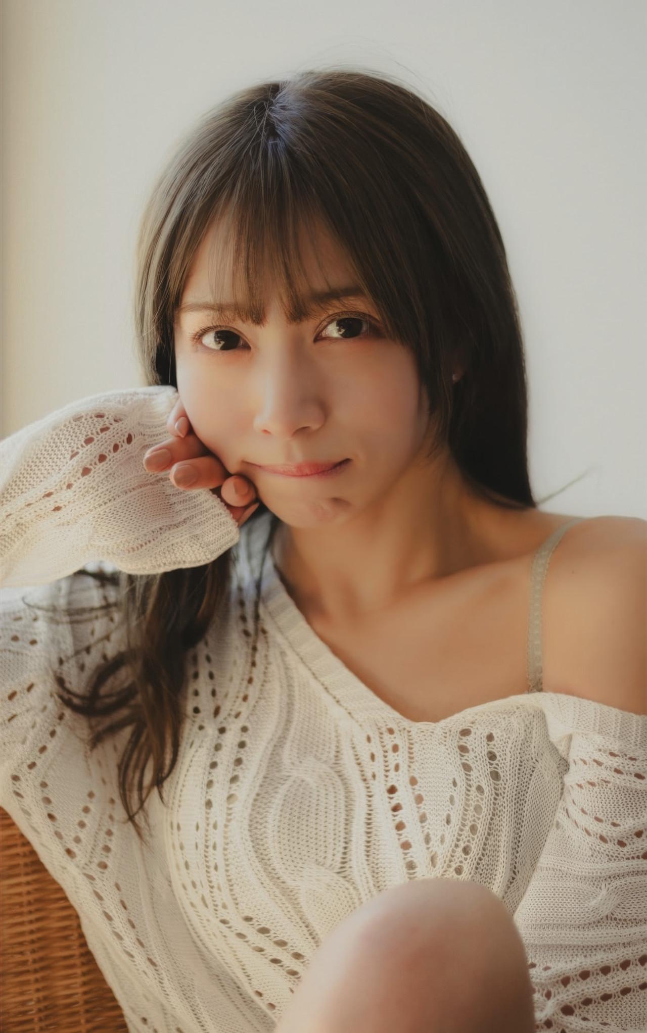 Rinne Momoshiro 百城凛音, 1st写真集 「Rinon. -Digital Edition-」 Set.02(11)