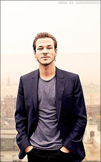 Gaspard Ulliel 8YdgwkXJ_o