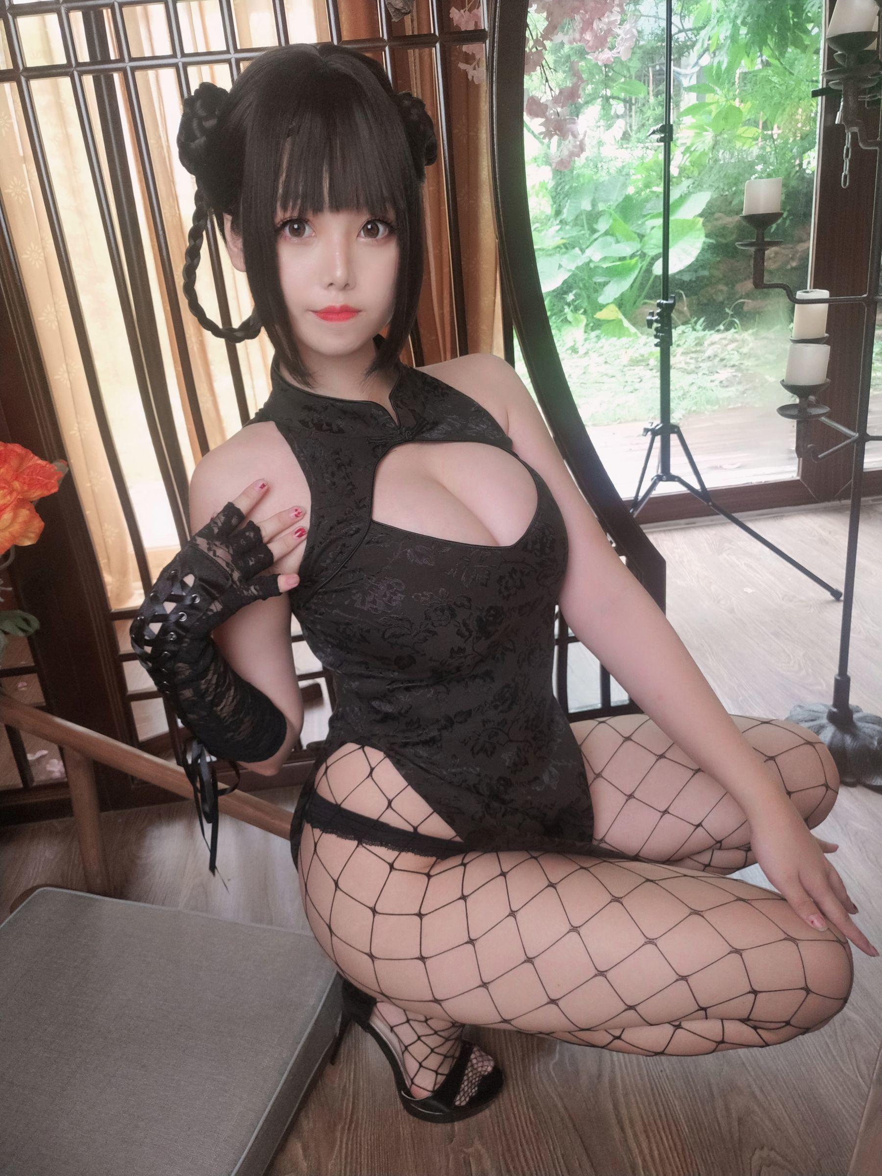 [网红COSER] 萌系小姐姐蜜汁猫裘 – 皮衣舞娘 写真集(25)