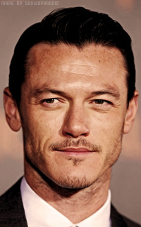 Luke Evans CXTXNTIv_o