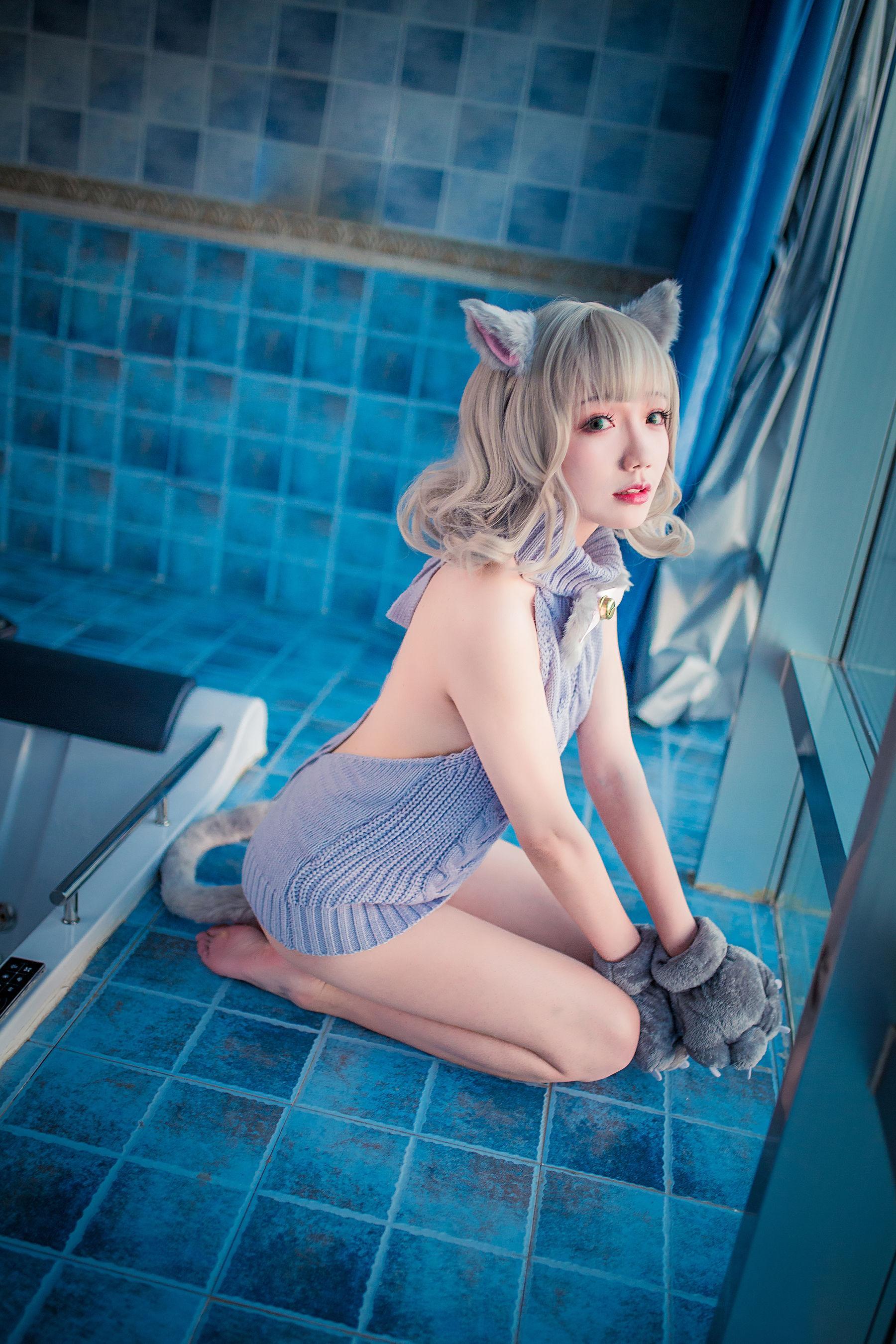 [网红COSER] 萝莉福利真央Mao – 露背毛衣(15)