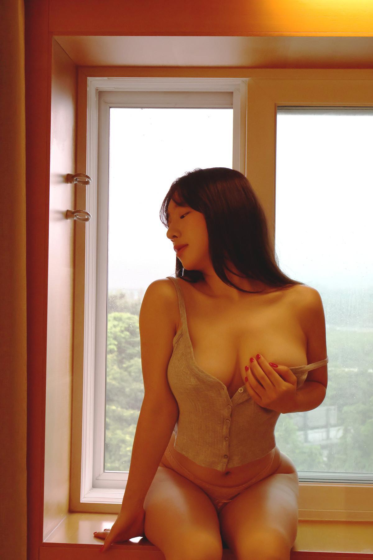 Bitnara 김빛나라, Photobook ‘Her Under The Blanket’ Set.01(28)