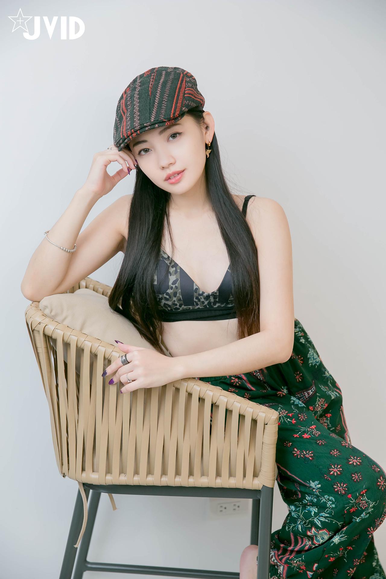 JVID 夏暮光 – 私底下穿著就讓人喜歡的性格美女 Set.01(11)