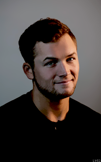 Taron Egerton RCumQrEB_o