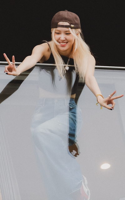 Roseanne Park FrVZJPh3_o