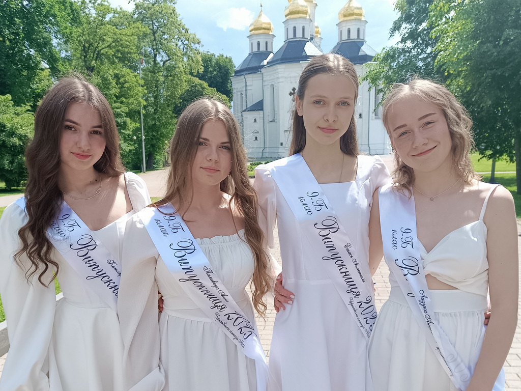Цьогорічні випускники — перше покоління, яке навчалося у воєнний час Цьогорічні випускники — перше покоління, яке навчалося у воєнний час