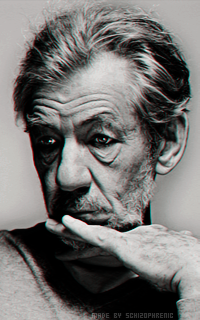 Ian McKellen V1CgpaT3_o