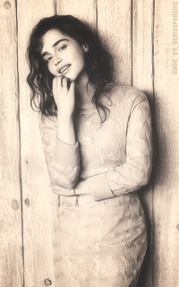 Emilia Clarke UoTghUKL_o