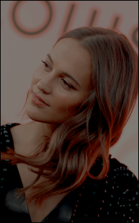 Alicia Vikander C5oYy3z4_o