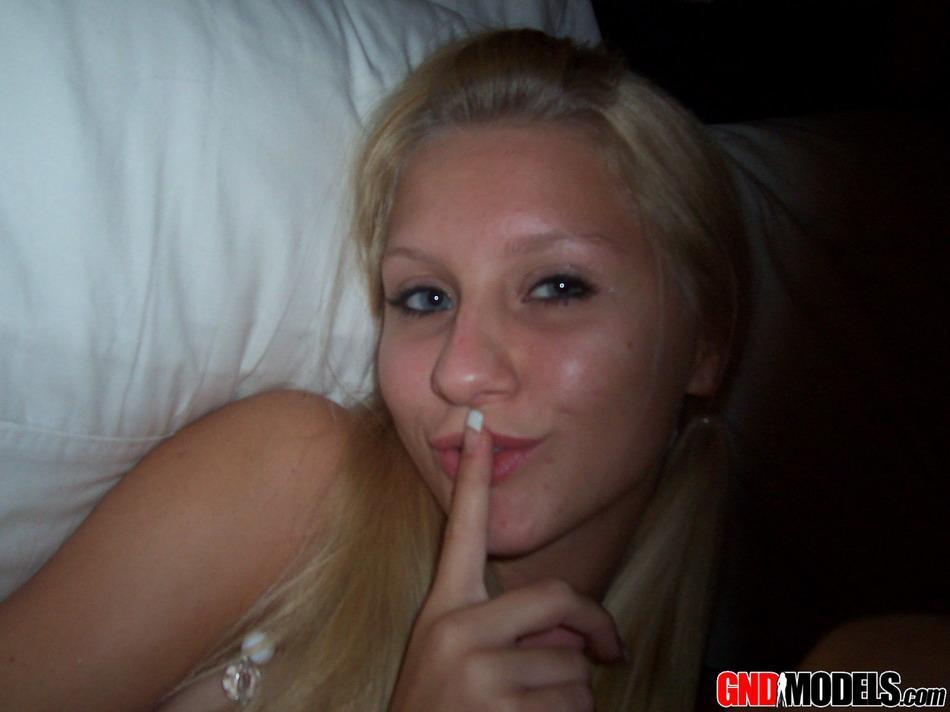 Blonde amateur Kylie takes self shots during safe for work action(11)