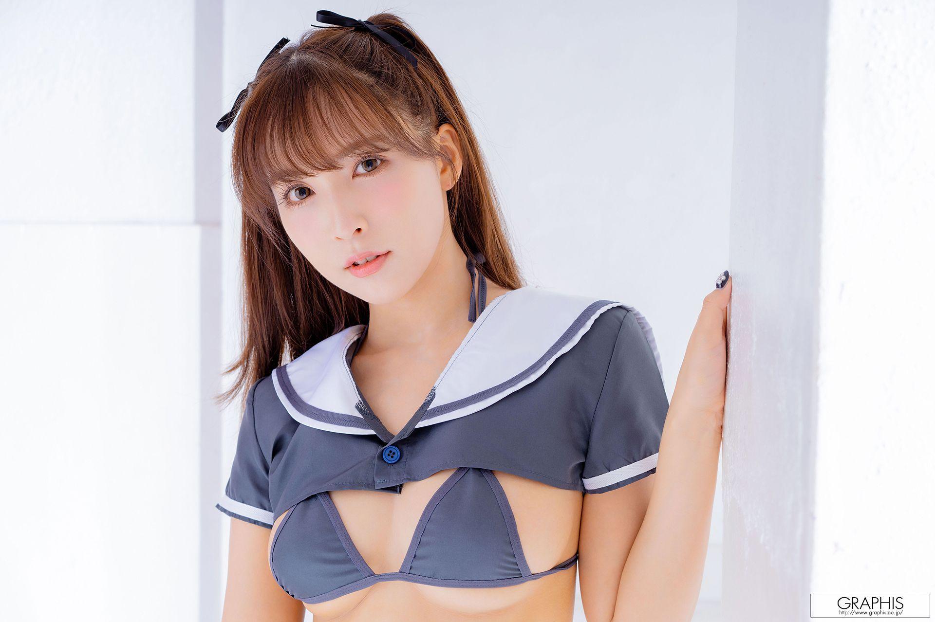 三上悠亜《New Year 2020》 [Graphis] Limited Edition 写真集(9)