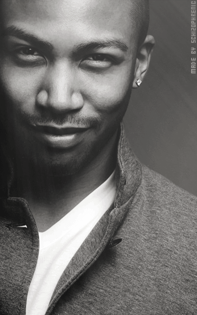 Charles Michael Davis Gdi8XlFb_o