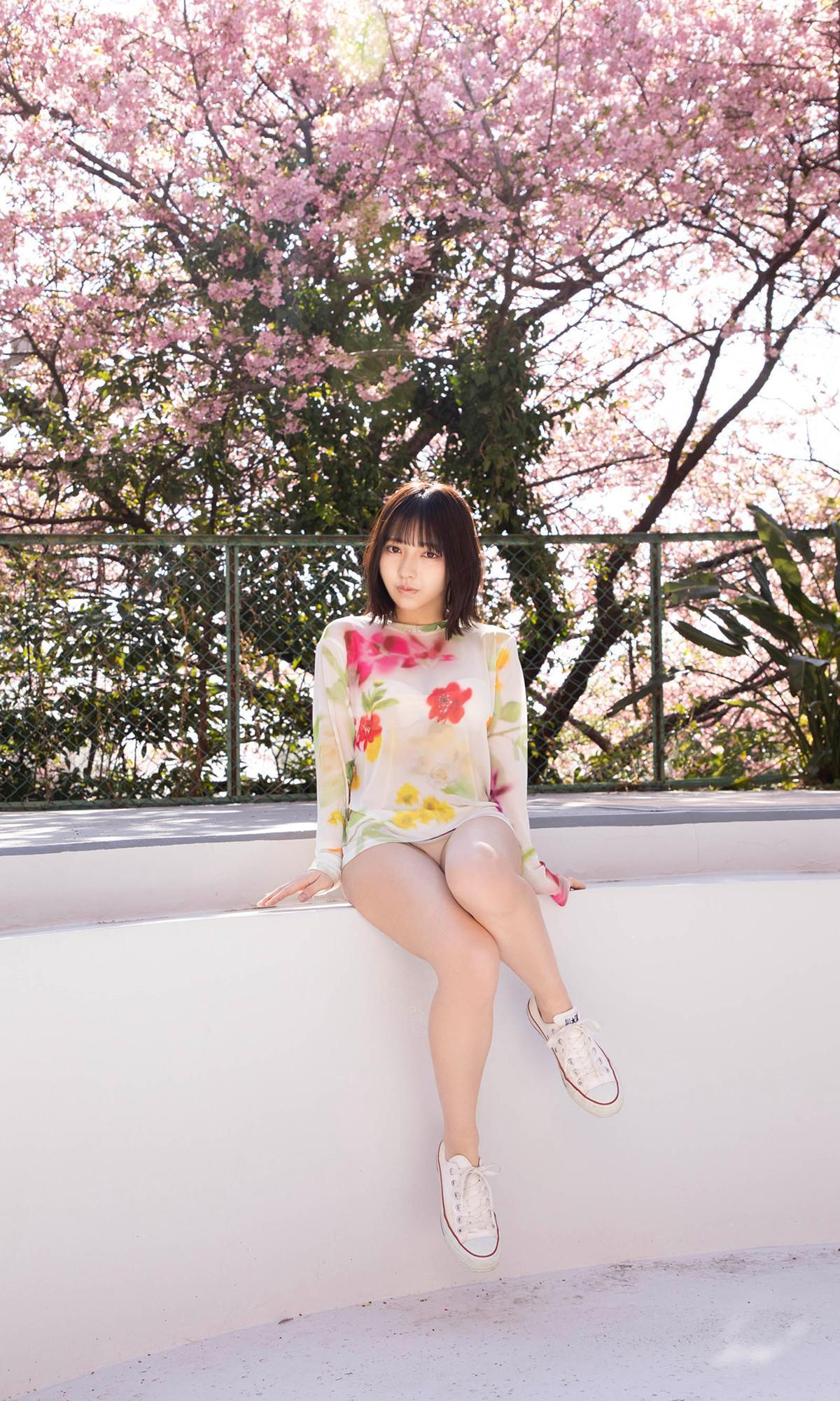 Toumi 十味, 週プレ Photo Book 「キミと春らんまん」 Set.01(2)