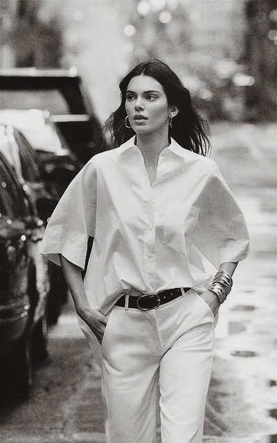 Kendall Jenner - Page 2 PCU3SxDF_o