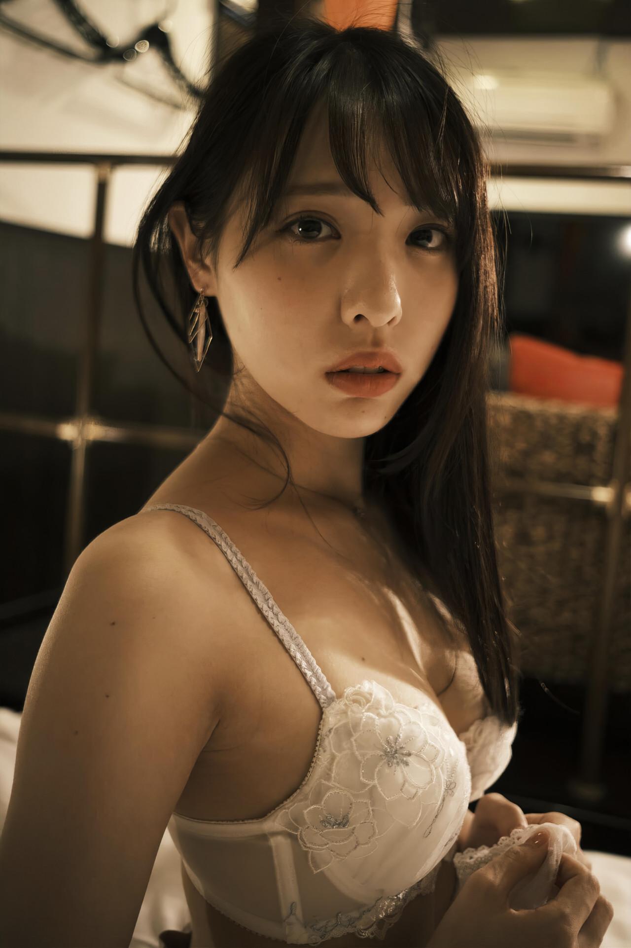 Hana Shirato 白桃はな, ヌードインタビュー写真集 [Shucky７](13)