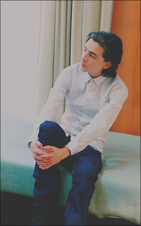 Timothée Chalamet DOGfDTU5_o