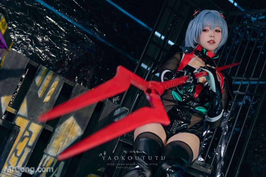 Coser@黏黏团子兔:『黑凌波』&小剧场 (50 photos )(13)