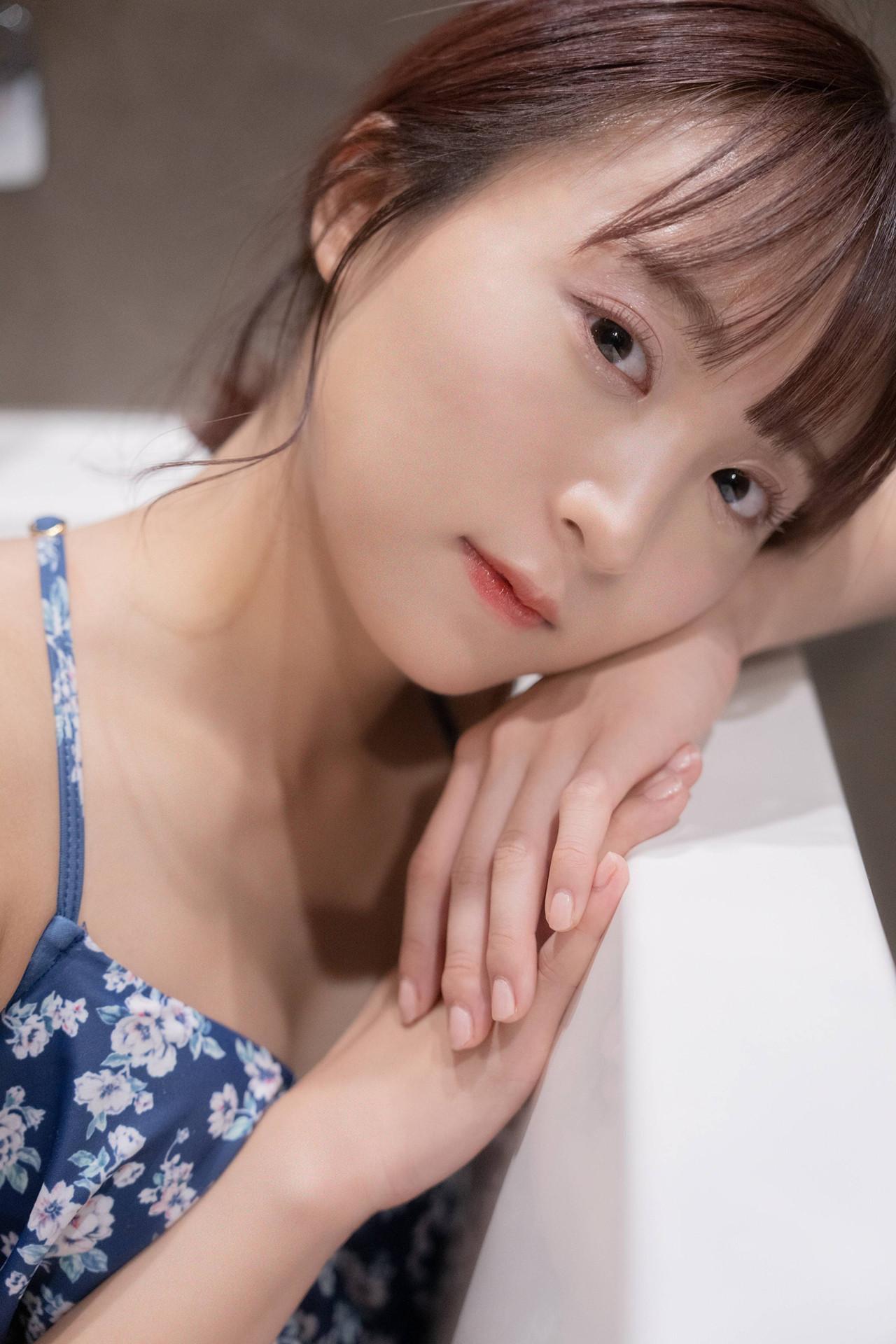 Nagisa Sakaguchi 坂口渚沙, 写真集 48Times Premium Album Set.02(27)